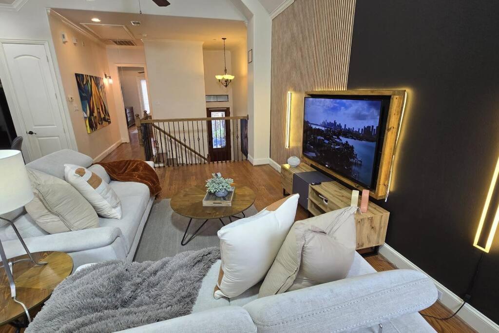 Modern Galleria Gem Private Jacuzzi 3 Br Houston Exteriör bild