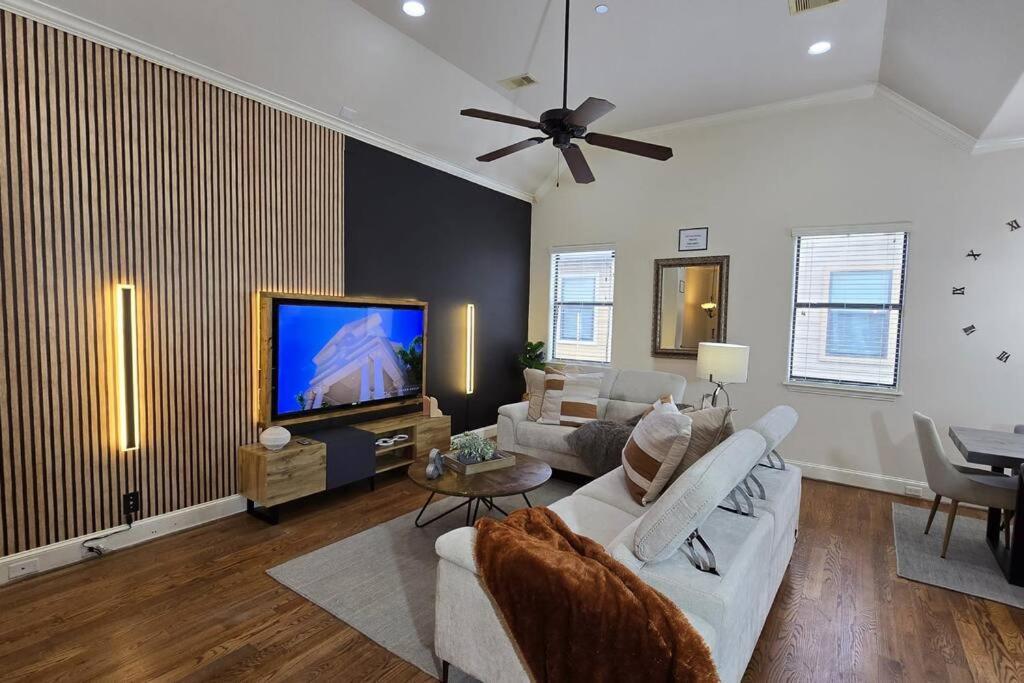 Modern Galleria Gem Private Jacuzzi 3 Br Houston Exteriör bild