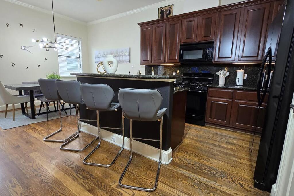 Modern Galleria Gem Private Jacuzzi 3 Br Houston Exteriör bild