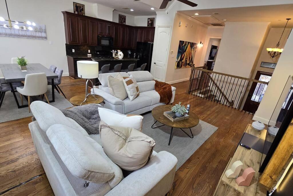 Modern Galleria Gem Private Jacuzzi 3 Br Houston Exteriör bild